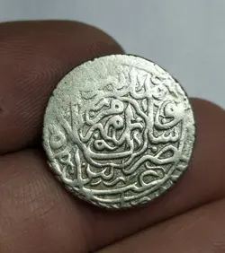 سکه نقره چکشی شاه عباس صفوی ضرب رامهرمز با وزن ٣/٨۶