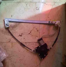 شیشه بالابر عقب راست لیفان۵۲۰ لیفان520