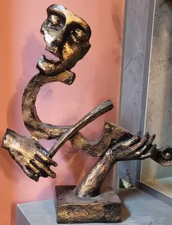 مجسمه طرح نوازنده ویولن