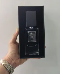 ادکلن مردانه مخصوص هدیه عطر اورجینال بلک از برند وود لایک حجم 60میل .رایحه گرم تلخ ماندگاری بالا