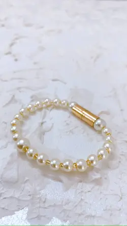 دستبند زنانه مرواریدی مدل 369 قفل آهنربایی مگنتی رنگ ثابت P02