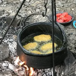 ماهیتابه سنگی طرح دسته دار فلزی