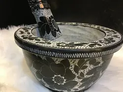 هاون سنگی بزرگ قلم زنی شده طرح آفتابگردان