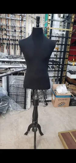 مانکن نیم تنه مردانه پایه چوبی(جنس فایبرگلاس)