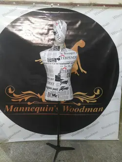 مانکن مردانه بدون دست سر فضایی