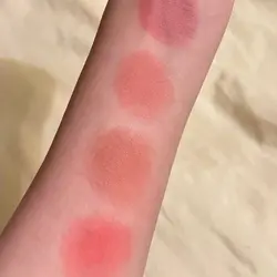 رژلب و رژگونه پددار (رژلب کوشنی)