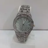 ساعت مچی اسپرت دخترانه و پسرانه،دارای روزشمار،نگین دار،رنگ نقره ای