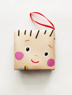 کتاب پارچه‌ای نی‌نی من قشنگه – مجموعه نی‌نی من قشنگه