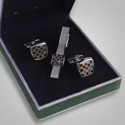 ست دکمه سردست چهارخونه مشکی و گیره کراوات کد 7435
