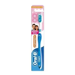مسواک فرانسوی اورال بی Oral-B 1.2.3 Classic با برس متوسط
