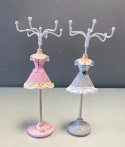 آویز جواهرات طرح مانکن