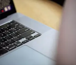 لپ تاپ 16 اینچی اپل مدل MacBook Pro MVVJ2 2019 همراه با تاچ بار