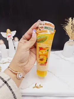 اسکراب و لایه بردار سفید کننده و مرطوب کننده رایحه زردآلو وکالی کد WKL279 - فروشگاه عمده لوازم آرایشی ورانی