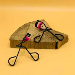 فرمژە شانە دار مشکی