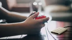 هارد SSD اکسترنال سامسونگ مدل T7 Shield Beige ظرفیت 2 ترابایت