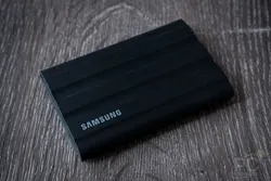هارد SSD اکسترنال سامسونگ مدل T7 Shield ظرفیت 4 ترابایت
