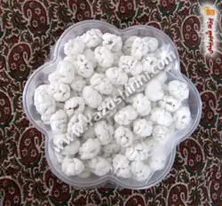 نُقل بادام جعبه پلاستیکی 500 گرمی شیرینی سنتی