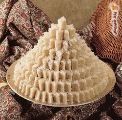 لوز بادام جعبه کادویی 500 گرمی شیرینی سنتی