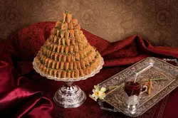 باقلوا بزرگ 1050 گرمی شیرینی سنتی