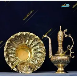 آفتابه لگن با قلمزنی اعلاء، طرح اسلیمی، دارای روکش کوره ای و رنگ ثابت