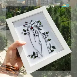 تابلوی عشق دودست گره خورده، طراحی شده با هنر ویترای و کاملا دست ساز و زیبا