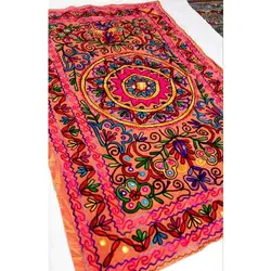 رومیزی مستطیل  سوزن دوزی و آینه کاری B-2 با پارچه کتان قابل شستشو دارای حاشیه و صدف