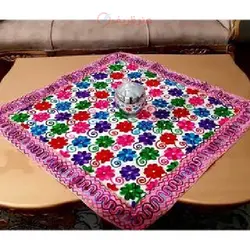 رومیزی سوزن دوزی و آینه کاری B-10، دوخته شده با پارچه کتان نخی با نخ های رنگی