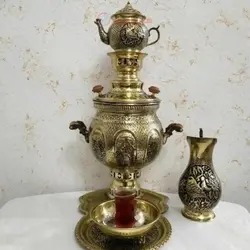 سرویس سماور برنجی 6 لیتری ذغالی مدل توپی طرح گل و مرغ با پا سماوری