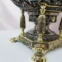 سماور زغالی ۸ لیتری مدل جام گل و مرغ، گل و بوته، نقوش حیوانی، اسلیمی با موضوع بزم