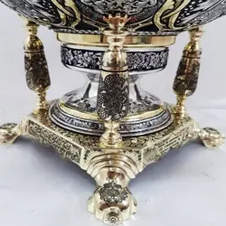 سماور زغالی ۸ لیتری مدل جام سیاه قلم، نقش شکارگاه، اسلیمی، گل مرغ و بزم