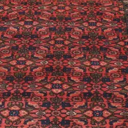 فرش دستباف سنقر طرح سراسر سایز كناره رنگ زمینه دوغي / روناسي در دوغ رنگ حاشیه سرمه اي کد ۳۹۱۱۹