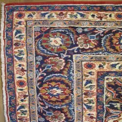 فرش دستباف همدان شهرباف طرح لچک و ترنج سایز قالي رنگ زمینه لاكي رنگ حاشیه سرمه اي کد ۳۹۲۷۱