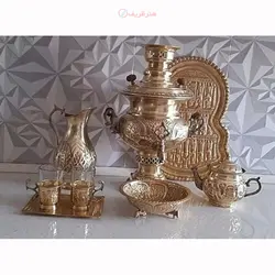 سماور ذغالی برنجی 4 لیتری با سرویس 8 تکه، قلمزنی دست، ضحیم و قابل استفاده