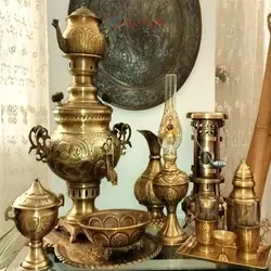 سماور ذغالی برنجی 4 لیتری 13 پارچه، قلم دست استاد، ضحیم و قابل استفاده