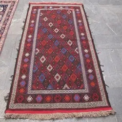 گليم دستباف سوزني پيچ قوچان kilim طرح قابي سایز گليم رنگ زمینه الوان رنگ حاشیه الوان کد ۳۹۸۴۲