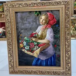 تابلو فرش دستبافت تبریز طرح دختر گل فروش، چله ابریشم، دارای رج 50، بسیار زیبا و با رنگبندی شیک