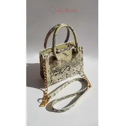 کیف دستی/دوشی چرمی دستدوز و دستساز مدا زارا، قابل اجرا در سایز و رنگ های متنوع بسیار با کیفیت