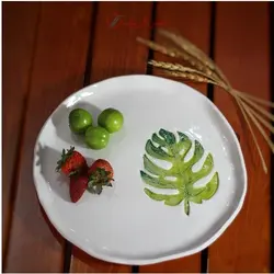 بشقاب سرامیکی اُلِنی دست ساز طرح برگ انجیری با گل سرامیک و لعاب بدون سرب