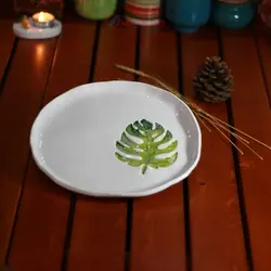 بشقاب سرامیکی اُلِنی دست ساز طرح برگ انجیری با گل سرامیک و لعاب بدون سرب