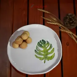 بشقاب سرامیکی اُلِنی دست ساز طرح برگ انجیری با گل سرامیک و لعاب بدون سرب