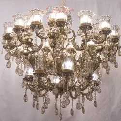 لوستر مناسب سالن های پذیرایی بزرگ با نور دهی عالی و طراحی چشم نواز