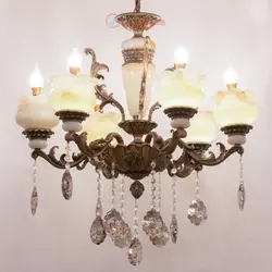 لوستر 6 شاخه با سر شاخه های شیشه ای و بدنه آلیاژ مقاوم