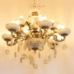 لوستر 7 شاخه طرح سرامیک جنس بدنه آلیاژ درجه یک و ظریف کاری شده