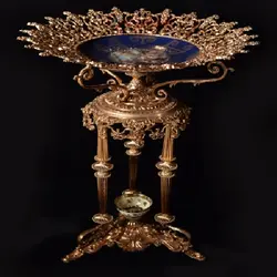 میوه خوری برنجی سه پایه با رنگ مسی ظرف طرح دار سرمه ای