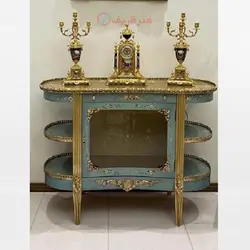 ویترین سه طبقه رنگ طلایی و آبی آسمانی و بدنه چوب روس، دارای ضمانت رنگ و بدنه