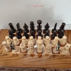 مهره شطرنج چوبی خراطی شده و سوخته کاری شده با روکش پلی استر با دوام