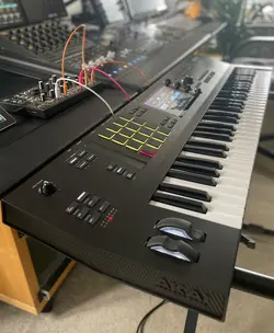 سینتی سایزر آکایی AKAI MPCKEY 61