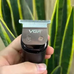 قیمت و خرید ماشین اصلاح خط زن وی جی آر مدل V-937 شارژی - جوزی کالا