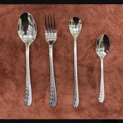 سرویس قاشق چنگال24 نفره  144 پارچه یونیک مدل ورساج (اهنربا نگیر )