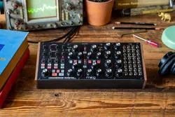 سینتی سایزر موگ MOOG SUBHARMONICON